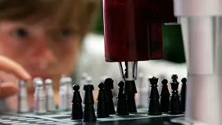 ربات شطرنج‌باز انگشت پسر ۷ ساله را شکست