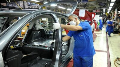 خودروهای مونتاژ شده در ایران ۳ برابر  قیمت کشور تولیدکننده به فروش می‌رسد