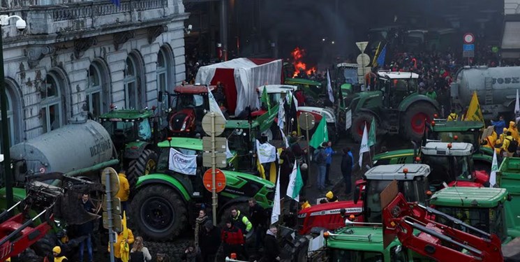 بحران کشاورزان اروپایی به پارلمان اروپا کشیده شد