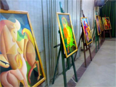 در نمایشگاه نقاشی”هیرا”  هنرمندان نوشهری،  نقش بهارانه بر بوم هنر زدند