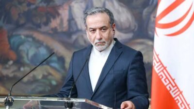 عراقچی در میانه  جنگ و صلح